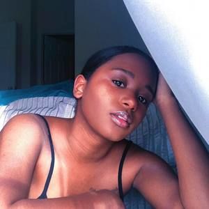 Meet your Posher, Maya